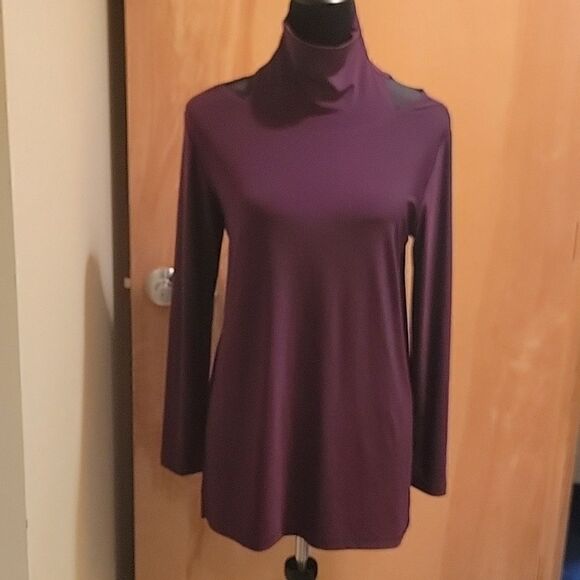 Ciara Sun Woo dk purple color cold shoulder tunic - Picture 1 of 8